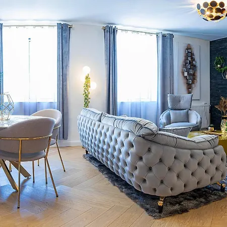 Magnifique loft / spa en face de la cathédrale ! Narbona Esterno foto