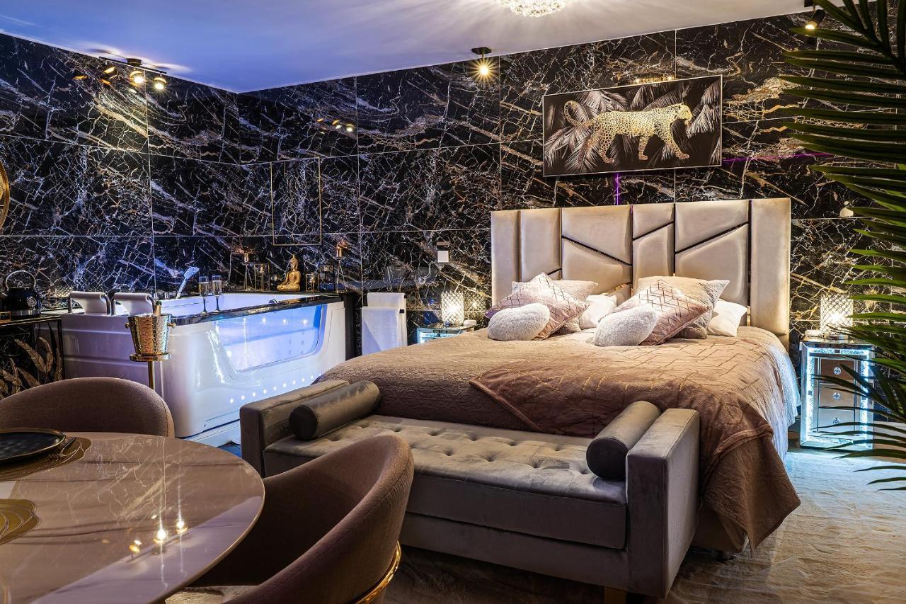 Magnifique Loft / En Face De La Cathedrale ! *